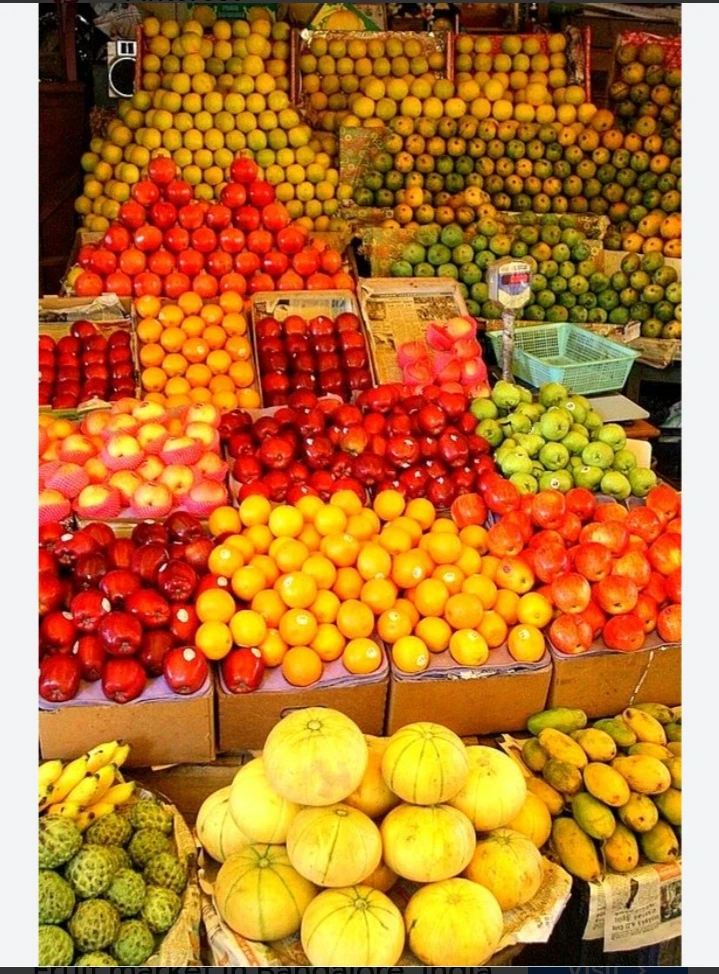 Fruits store